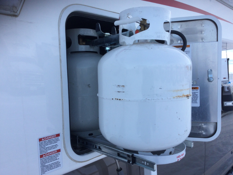 2023 Northern Lite 8’11" Sportsmen Plus Wet Bath TC_3