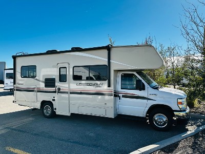 2023 Coachmen Leprachaun  230CB 7.3 Liter V-8. Sleeps 7!_2