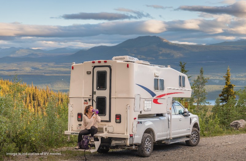 2023 Northern Lite 8’11" Sportsmen Plus Wet Bath TC_1