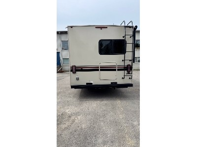 Coachmen Leprechaun 230CB_2