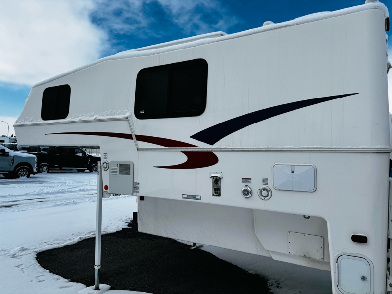 2023 Northern Lite 9’6"  Sportsmen Plus Wet Bath_2